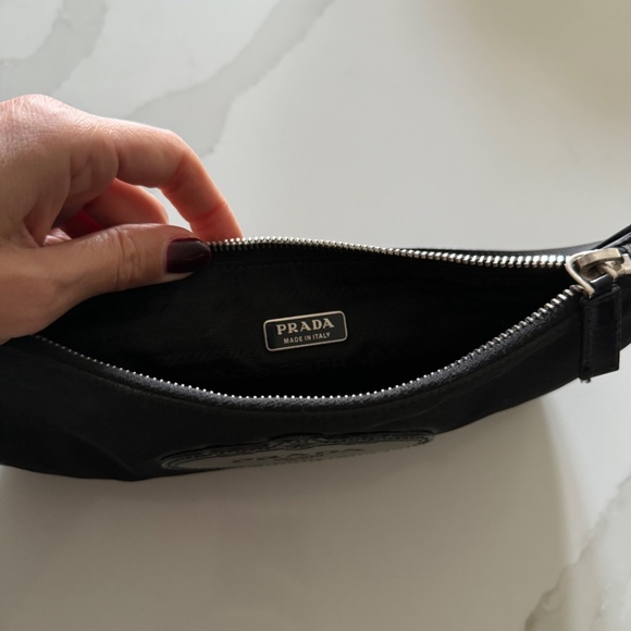 Prada Shoulder Purse, Original Prada Logo - Picture 4 of 6
